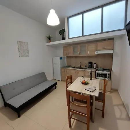 Apartamento 2 *